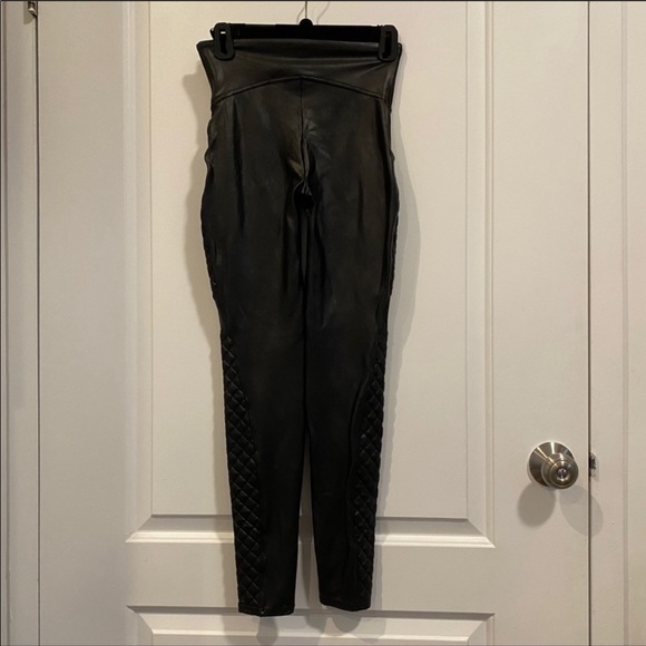 Spanx Faux Leather Quilted Leggings NWOT - Picture 6 of 6